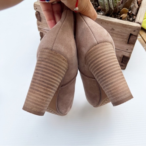 UGG- Athena Suede Leather Stacked Heel Boots Size 5 - Picture 11 of 13